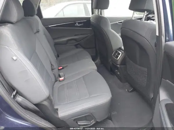 5XYPG4A52KG495584 2019 KIA SORENTO - Image 8