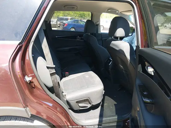 5XYPG4A52KG587603 2019 KIA SORENTO - Image 8