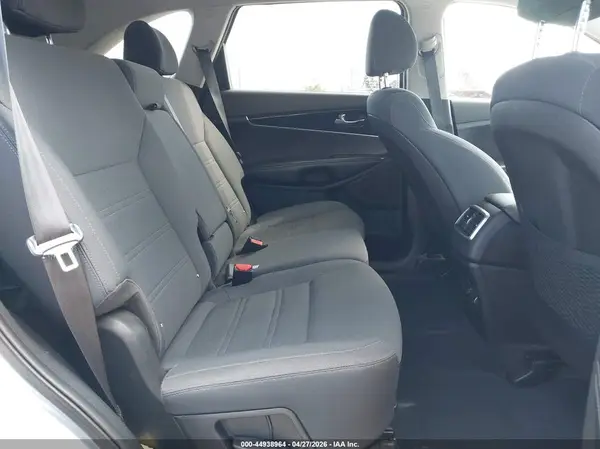 5XYPG4A52KG598410 2019 KIA SORENTO - Image 8