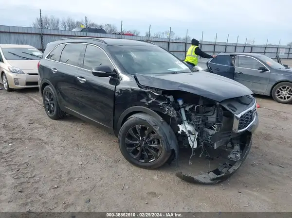 5XYPG4A52KG607851 2019 KIA SORENTO - Image 1