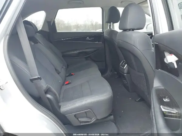 5XYPG4A52LG612565 2020 KIA SORENTO - Image 8