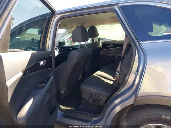5XYPG4A52LG627647 2020 KIA SORENTO - Image 8