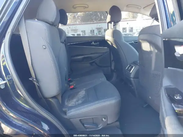 5XYPG4A52LG637322 2020 KIA SORENTO - Image 8