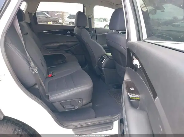5XYPG4A52LG660695 2020 KIA SORENTO - Image 8