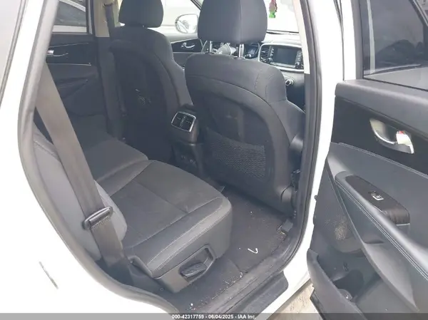 5XYPG4A52LG674225 2020 KIA SORENTO - Image 8