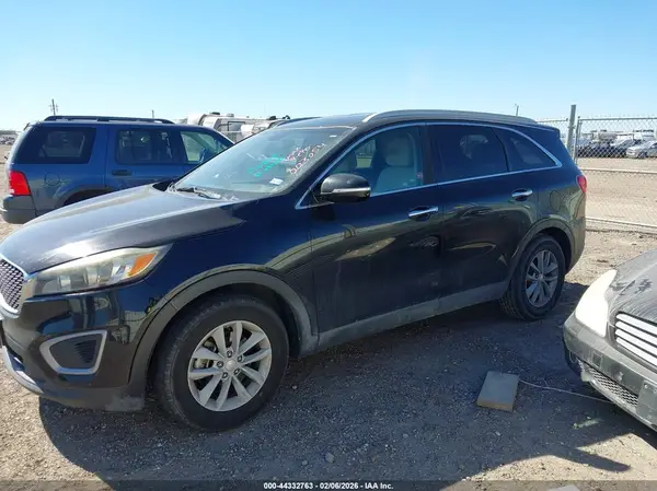 5XYPG4A53GG003054 2016 KIA SORENTO - Image 2