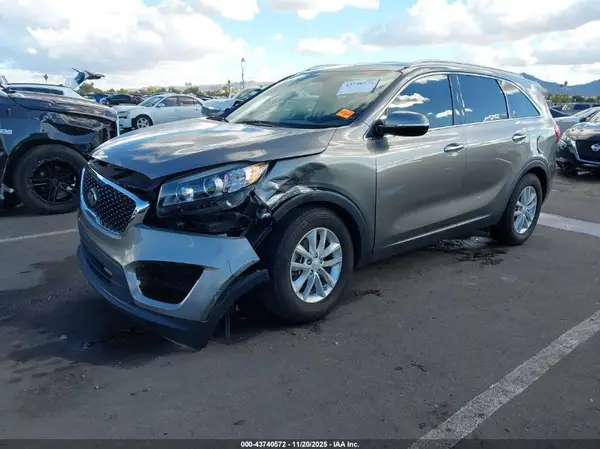 5XYPG4A53GG005936 2016 KIA SORENTO - Image 2