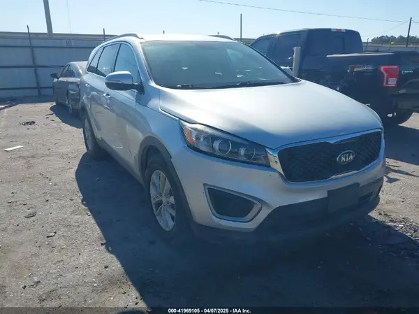 5XYPG4A53GG008903 2016 KIA SORENTO - Image 1