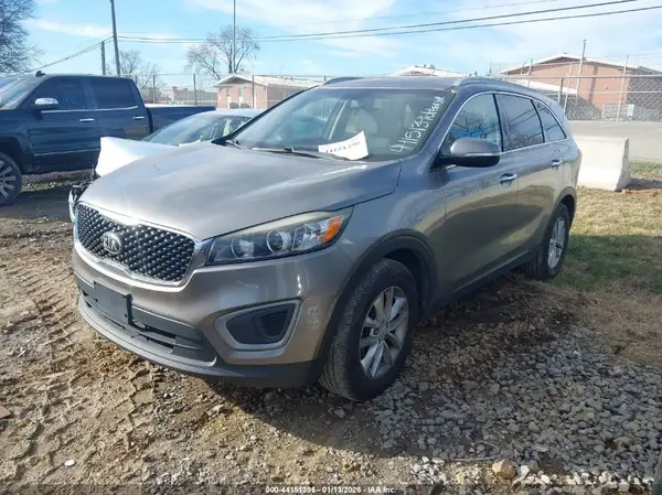 5XYPG4A53GG022252 2016 KIA SORENTO - Image 2