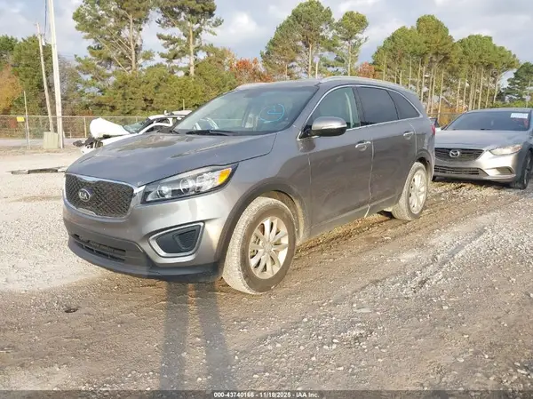 5XYPG4A53GG102604 2016 KIA SORENTO - Image 2