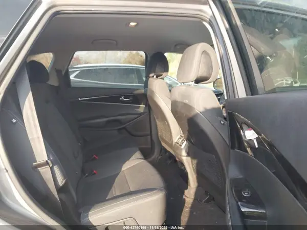 5XYPG4A53GG102604 2016 KIA SORENTO - Image 8