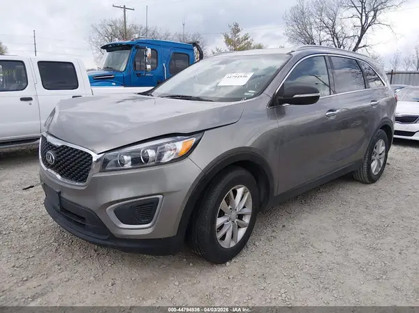 5XYPG4A53GG111089 2016 KIA SORENTO - Image 2