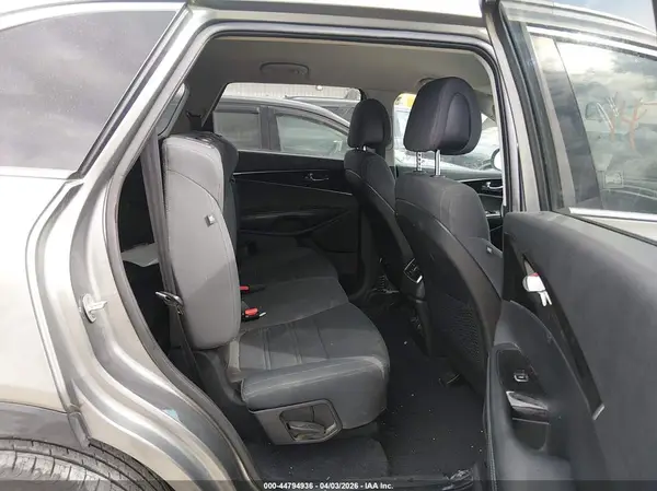 5XYPG4A53GG111089 2016 KIA SORENTO - Image 8