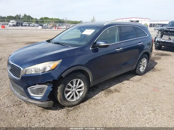 5XYPG4A53HG189244 2017 KIA SORENTO - Image 2