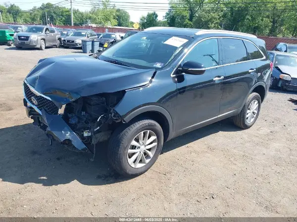 5XYPG4A53HG190071 2017 KIA SORENTO - Image 2
