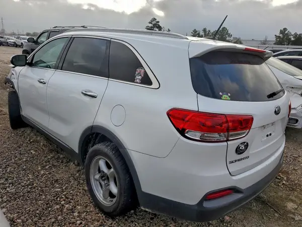 5XYPG4A53HG195321 2017 KIA SORENTO - Image 2
