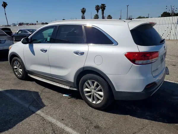 5XYPG4A53HG200677 2017 KIA SORENTO - Image 2