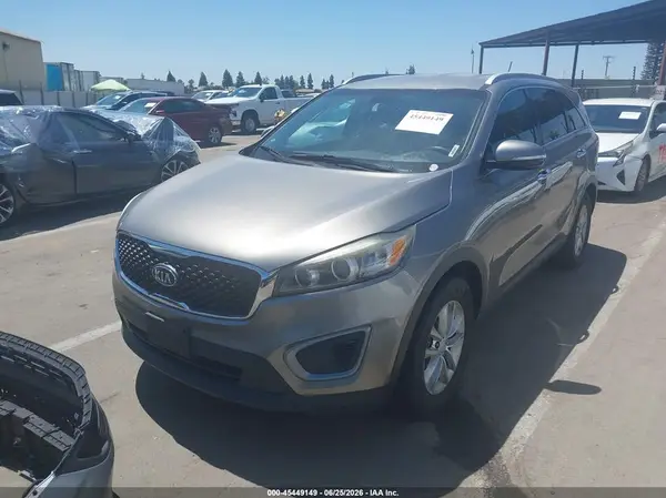 5XYPG4A53HG207144 2017 KIA SORENTO - Image 2