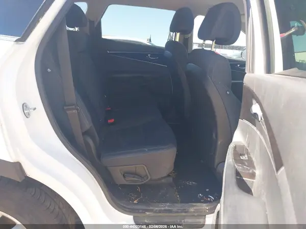 5XYPG4A53HG213574 2017 KIA SORENTO - Image 8