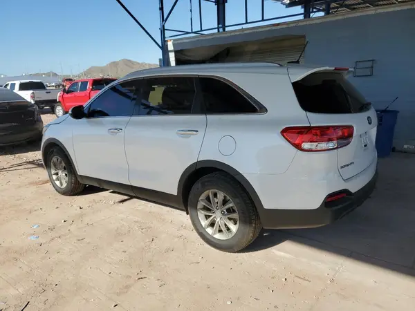 5XYPG4A53HG220783 2017 KIA SORENTO - Image 2