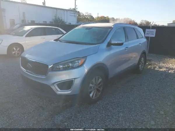 5XYPG4A53HG234585 2017 KIA SORENTO - Image 2