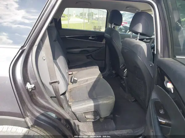 5XYPG4A53HG288839 2017 KIA SORENTO - Image 8
