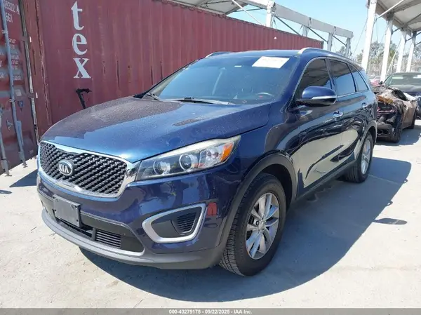5XYPG4A53HG301332 2017 KIA SORENTO - Image 2