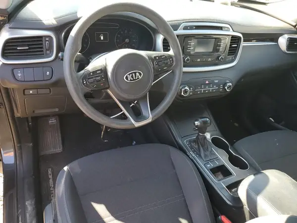 5XYPG4A53HG311049 2017 KIA SORENTO - Image 8