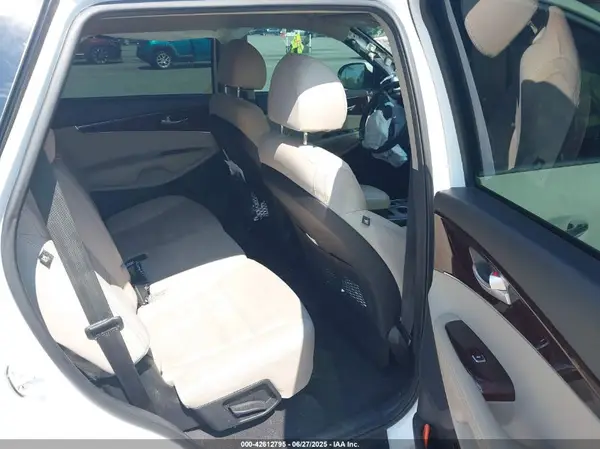 5XYPG4A53JG348740 2018 KIA SORENTO - Image 8