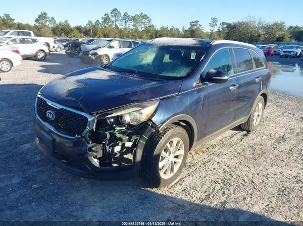 5XYPG4A53JG372617 2018 KIA SORENTO - Image 2