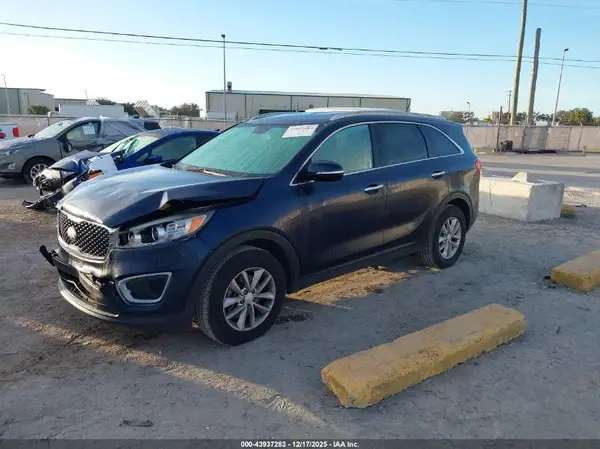 5XYPG4A53JG372665 2018 KIA SORENTO - Image 2