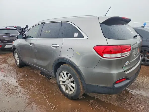 5XYPG4A53JG387389 2018 KIA SORENTO - Image 2
