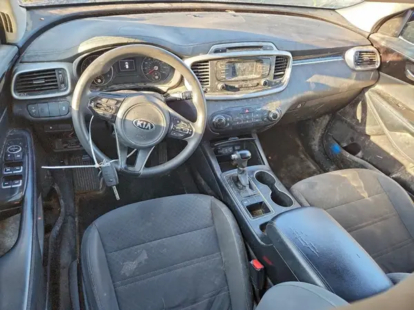 5XYPG4A53JG394097 2018 KIA SORENTO - Image 8