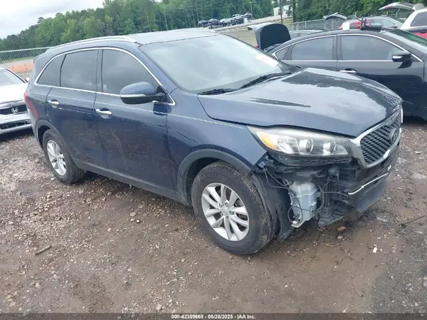 5XYPG4A53JG396769 2018 KIA SORENTO - Image 1