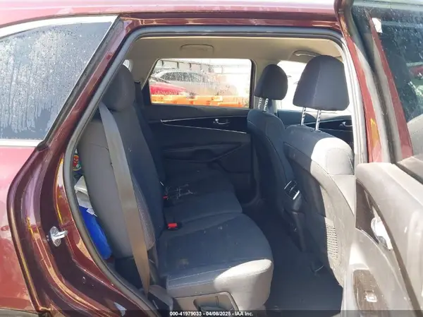 5XYPG4A53KG442330 2019 KIA SORENTO - Image 8