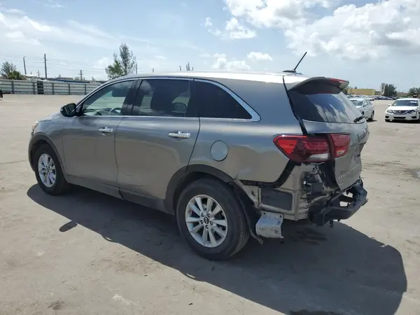 5XYPG4A53KG480995 2019 KIA SORENTO - Image 2