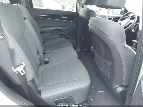 5XYPG4A53KG481550 2019 KIA SORENTO - Image 8