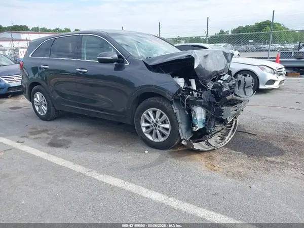 5XYPG4A53KG482147 2019 KIA SORENTO - Image 1