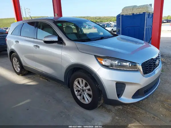 5XYPG4A53KG488076 2019 KIA SORENTO - Image 1