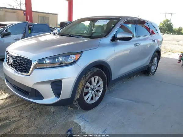 5XYPG4A53KG488076 2019 KIA SORENTO - Image 2