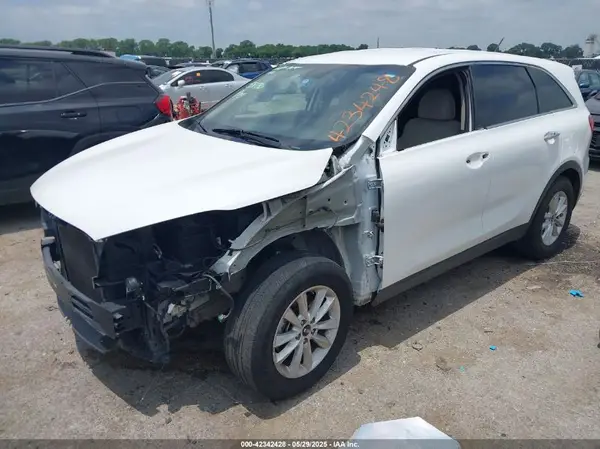 5XYPG4A53KG488210 2019 KIA SORENTO - Image 2