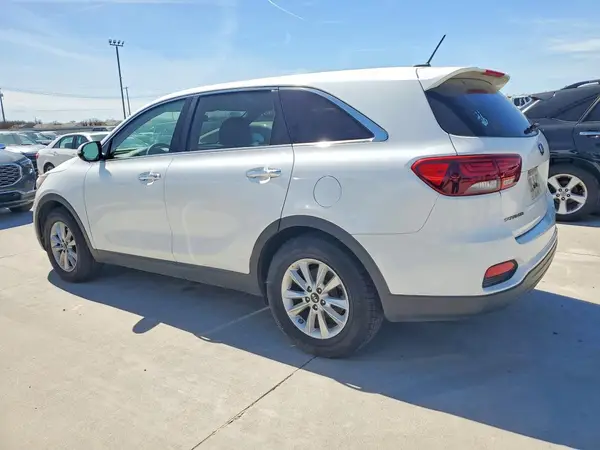 5XYPG4A53KG490815 2019 KIA SORENTO - Image 2