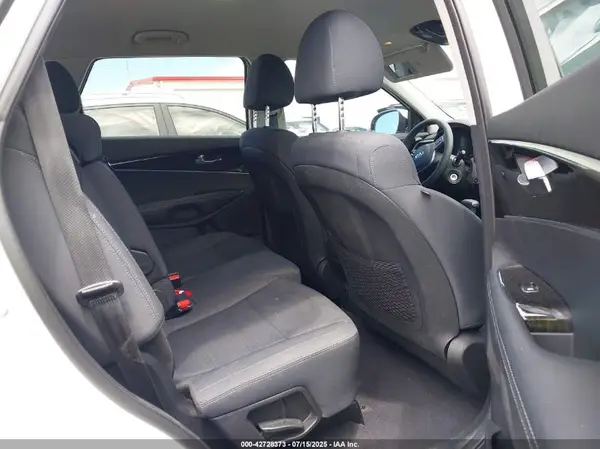 5XYPG4A53KG496565 2019 KIA SORENTO - Image 8