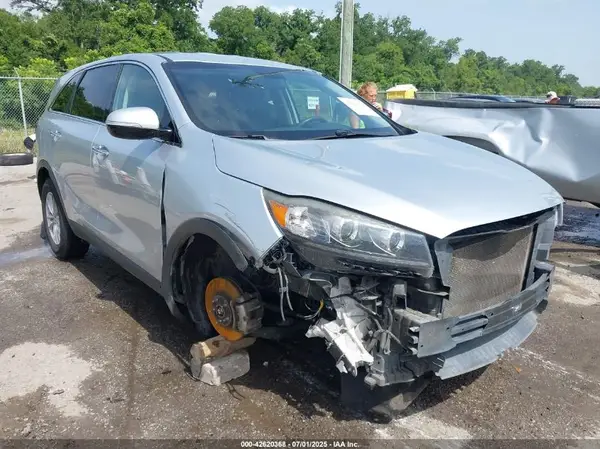 5XYPG4A53KG571040 2019 KIA SORENTO - Image 1
