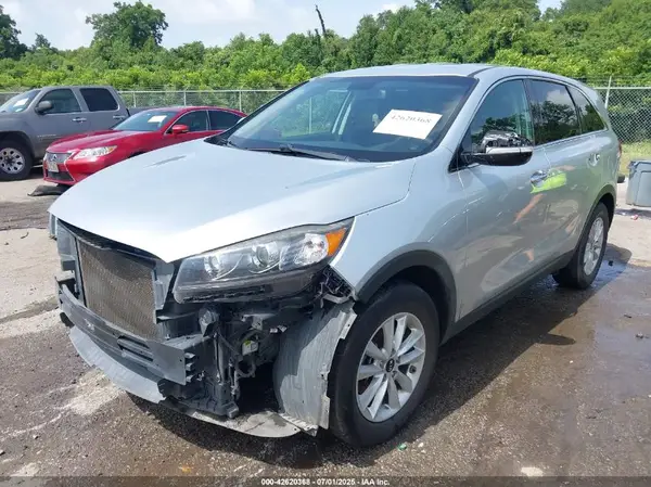 5XYPG4A53KG571040 2019 KIA SORENTO - Image 2