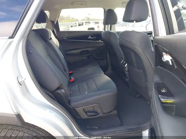 5XYPG4A53LG615359 2020 KIA SORENTO - Image 8