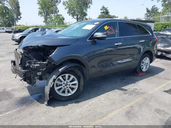 5XYPG4A53LG623090 2020 KIA SORENTO - Image 2