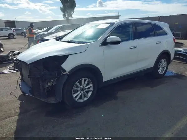 5XYPG4A53LG627009 2020 KIA SORENTO - Image 2