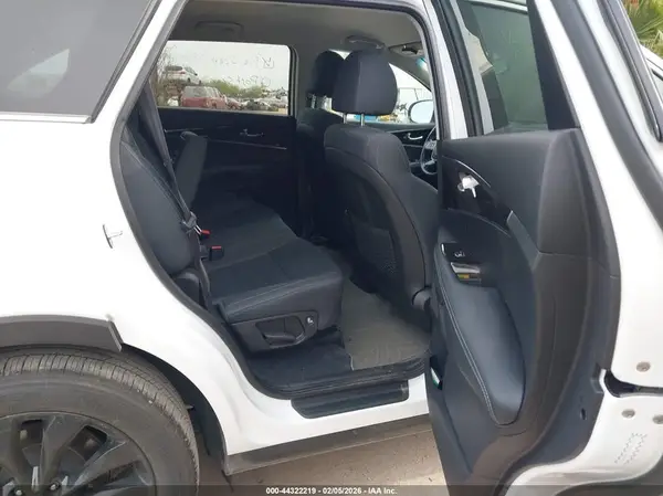 5XYPG4A53LG697996 2020 KIA SORENTO - Image 8
