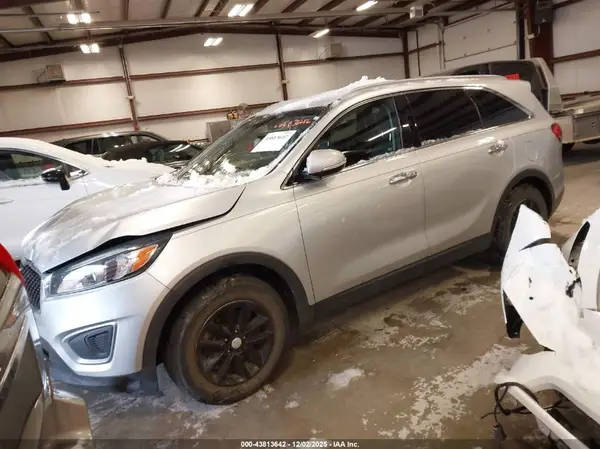 5XYPG4A54GG002043 2016 KIA SORENTO - Image 2